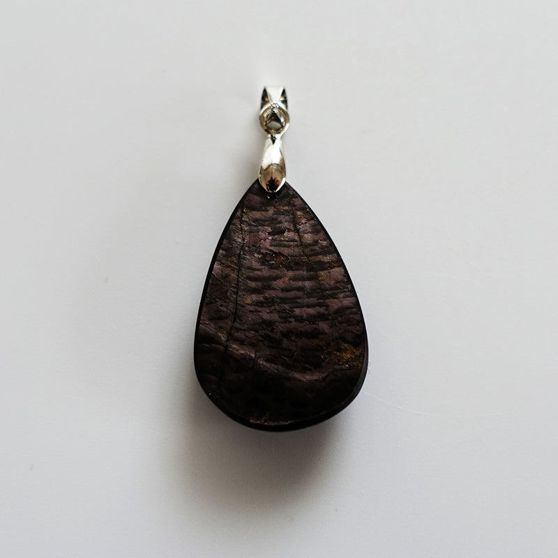 【送料無料】ハイパースシーン27mm×17.5mmドロップ型ペンダントトップ《ツヤツヤ/ぴかぴか/シック》silver925【ポスト投函対応可能商品】