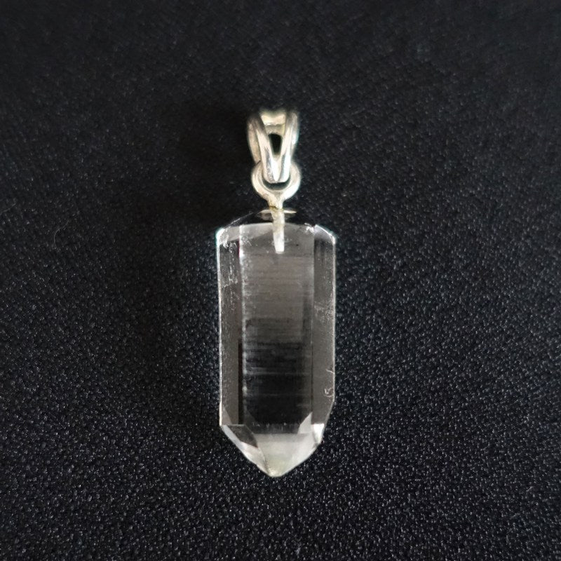 【送料無料】ヒマラヤ水晶原石ペンダントトップ25mm×11mm《マカルー産/高波動/レア!》silver92【ポスト投函対応可能商品】