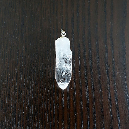 ゼッカデソーザ産水晶原石ペンダントトップ《32mm×10mm×8mm》【ポスト投函対応可能商品】