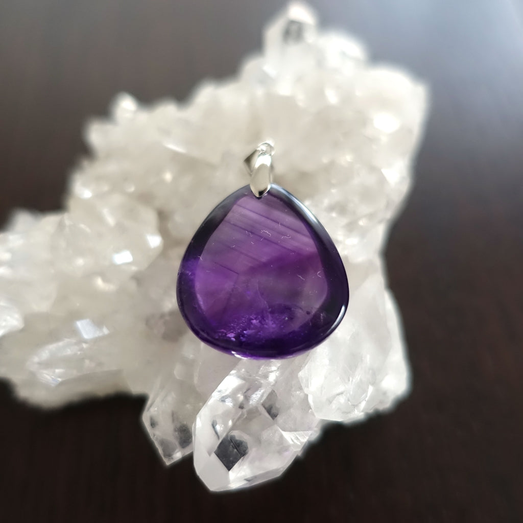 【送料無料】アメジスト ファントム ドロップ型ペンダントトップ《26mm×24mm/美麗/再生と繁栄》Silver925【ポスト投函対応可能商品】