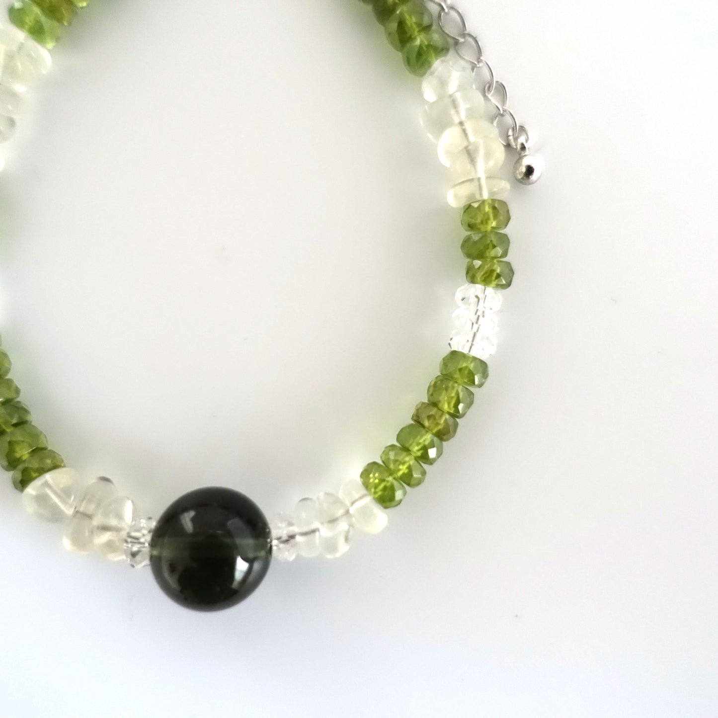 【送料無料】モルダバイト11mm玉&リビアングラス&アイドクレース&水晶 ブレスレット《170mm/アジャスター5cm付》【ポスト投函対応可能商品】