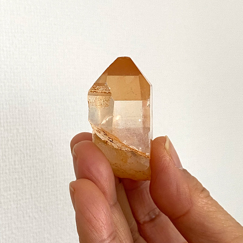 タンジェリンクォーツ ポイント(単結晶)49mm/41g