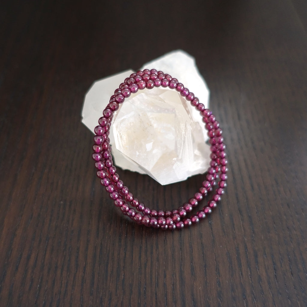 【送料無料】ロードライトガーネット3.5mmボタンカット3連ブレスレット《2way/ネックレスにもなる》【ポスト投函対応可能商品】