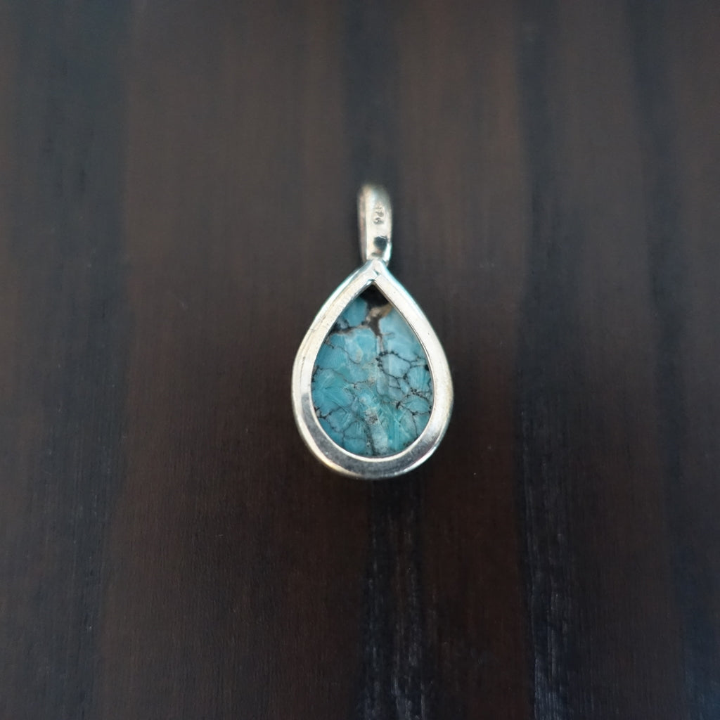 【送料無料】ターコイズ ドロップ型ペンダントトップ《17mm×13.5mm》Silver925【ポスト投函対応可能商品】