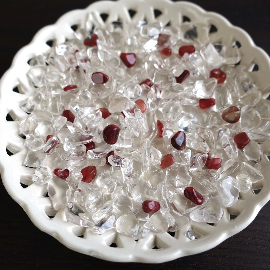 ブラジル産AAA水晶チップ(レッドアンデシン入り)浄化用100g【ポスト投函対応可能商品】