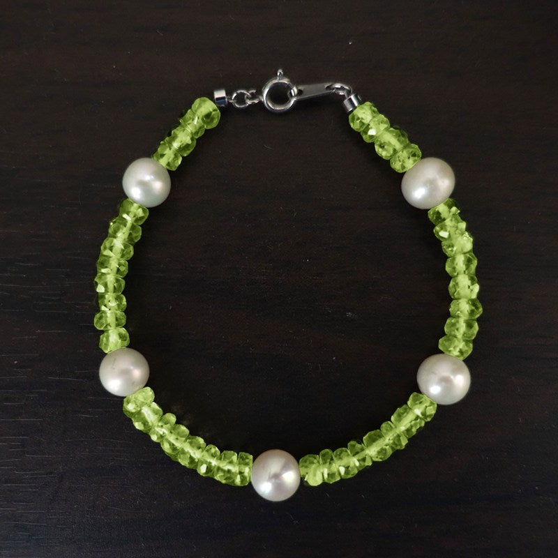 【送料無料】ペリドット＆淡水パール ブレスレット《180mm/金具付き/明るい心・出会い運》【ポスト投函対応可能商品】