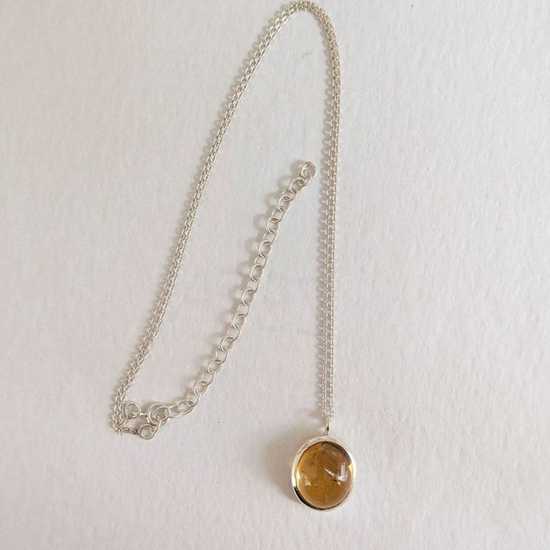 【送料無料】シトリン オーバル型ネックレス《16mm×13mm/silver925/チェーンネックレス付》ポジティブ・自分軸【ポスト投函対応可能商品】