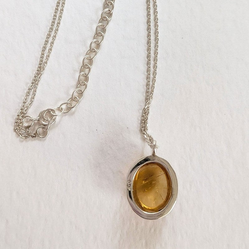 【送料無料】シトリン オーバル型ネックレス《16mm×13mm/silver925/チェーンネックレス付》ポジティブ・自分軸【ポスト投函対応可能商品】