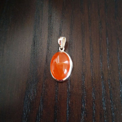 カーネリアン オーバル型ペンダントトップ《16mm×11.5mm/silver925》豊かさ・喜び・人減関係【ポスト投函対応可能商品】