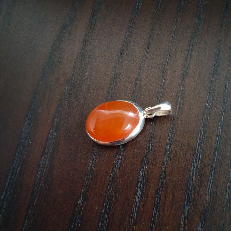 カーネリアン オーバル型ペンダントトップ《16mm×11.5mm/silver925》豊かさ・喜び・人減関係【ポスト投函対応可能商品】