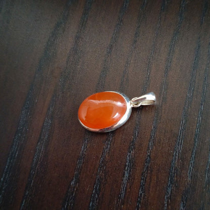 カーネリアン オーバル型ペンダントトップ《16mm×11.5mm/silver925》豊かさ・喜び・人減関係【ポスト投函対応可能商品】