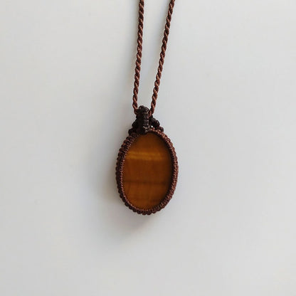 【送料無料】タイガーアイ マクラメ編みネックレス《33mm×24mm》ポジティブな輝き・自己実現【ポスト投函対応可能商品】