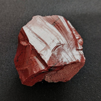 レッドジャスパー原石《64mm/116.4g》大地のパワー・安心感・恐怖心の解消