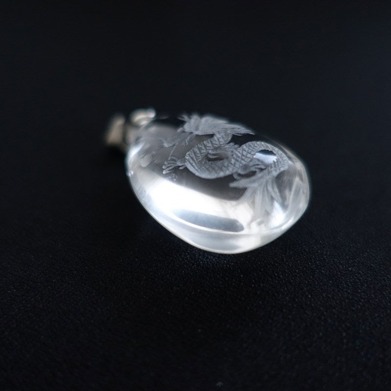 天然水晶 龍堀りペンダントトップ《36mm×26mm/20g》浄化・運気UP・商売繁盛【ポスト投函対応可能商品】