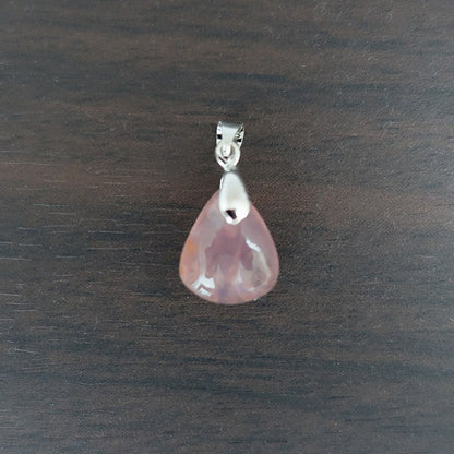 ローズクォーツ ペンダントトップ《17mm×14mm》【ポスト投函対応可能商品】