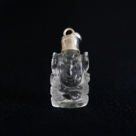 ヒマラヤ水晶ガネーシャ像 ペンダントトップ（ガネーシュヒマール産/21.5mm×14mm）富・智恵・学問・商売繁盛の守り神【ポスト投函対応可能商品】