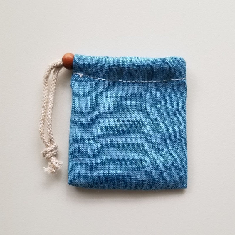 ヘンプ巾着(麻袋)ブルーM“タンブルや原石の持ち運びに便利”M-20-17