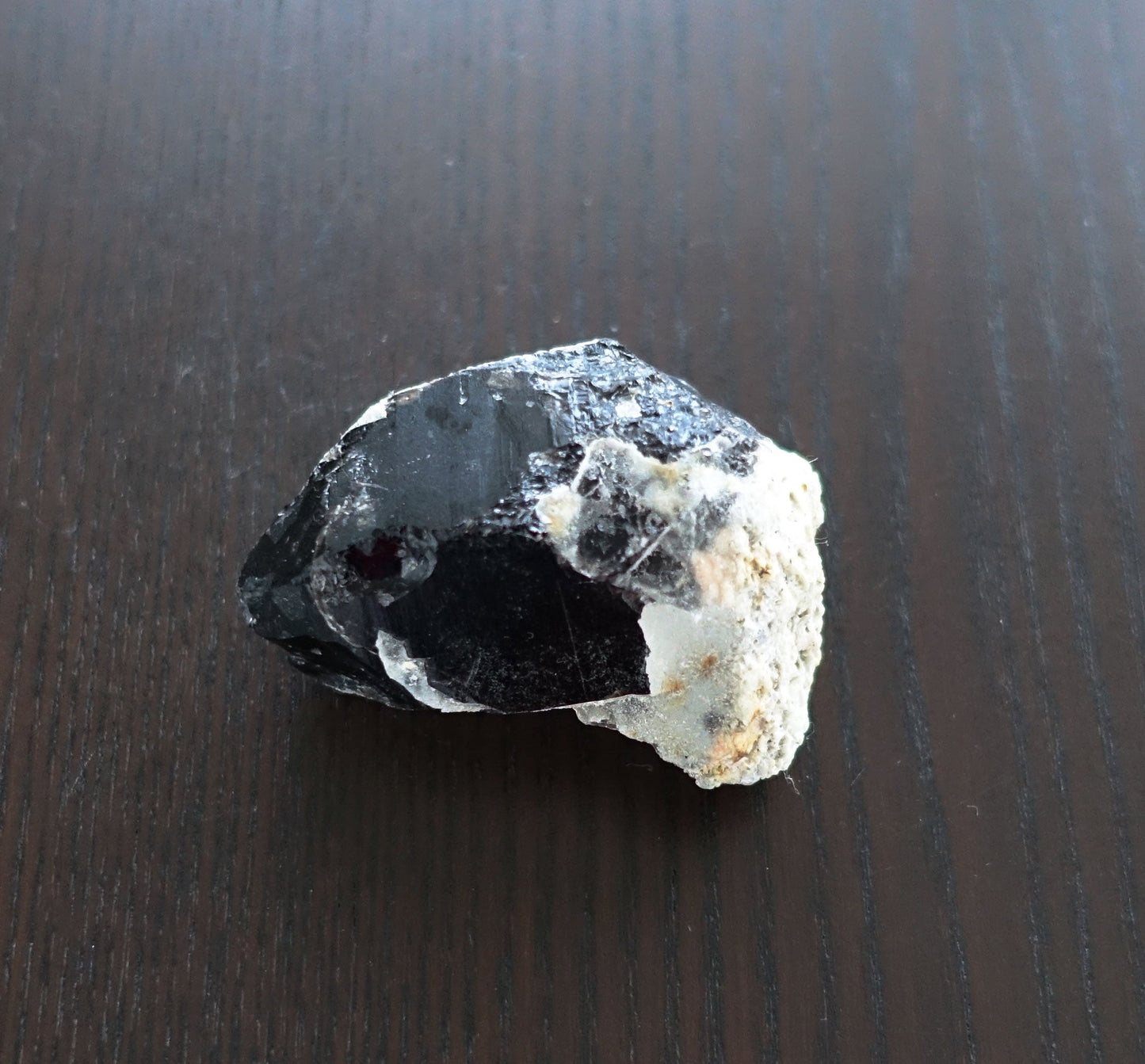 モリオン原石《最強の魔除け＆グラウンディングに》54mm/68g（チベット産）